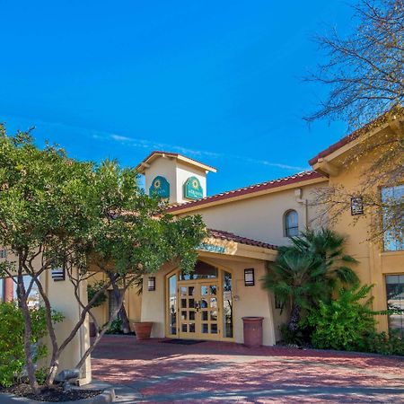 La Quinta Inn By Wyndham San Antonio I-35 N At Rittiman Rd Exterior photo